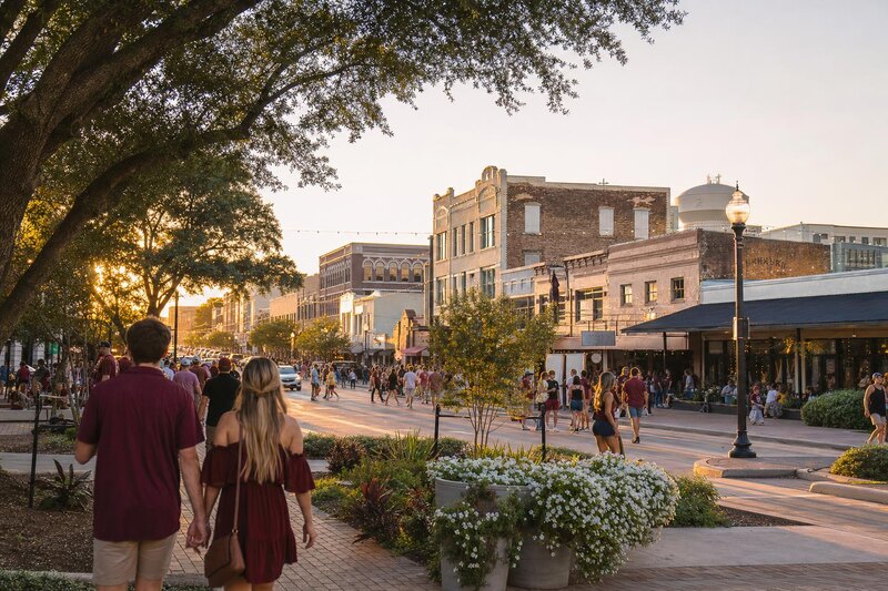 Walkable dining district in College Station