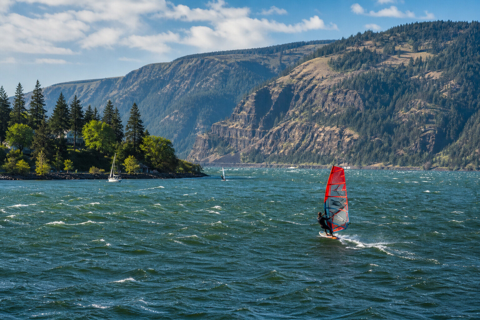Hood River weekend scene