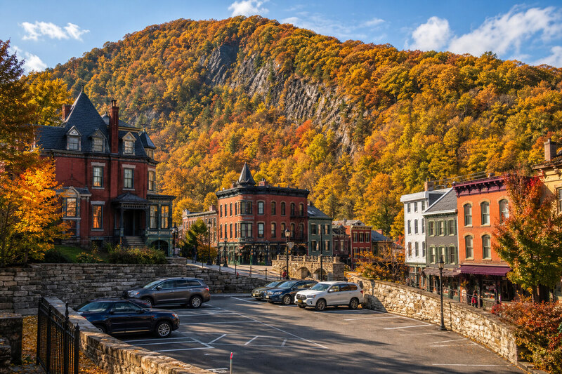 Arrival near the Carbon County parking lot, Jim Thorpe station, river bridge, and Broadway