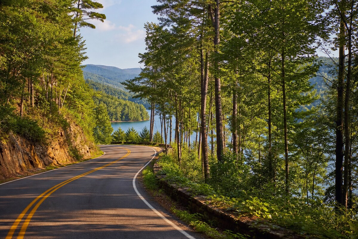 Mountain road approach to Lake Jocassee lodging