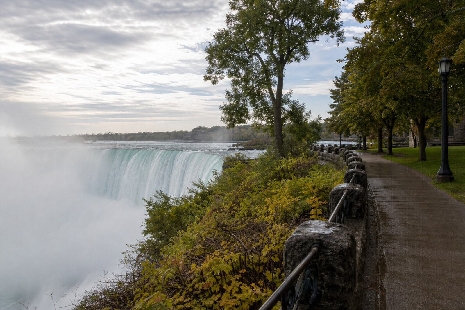 Goat Island path in Niagara Falls State Park