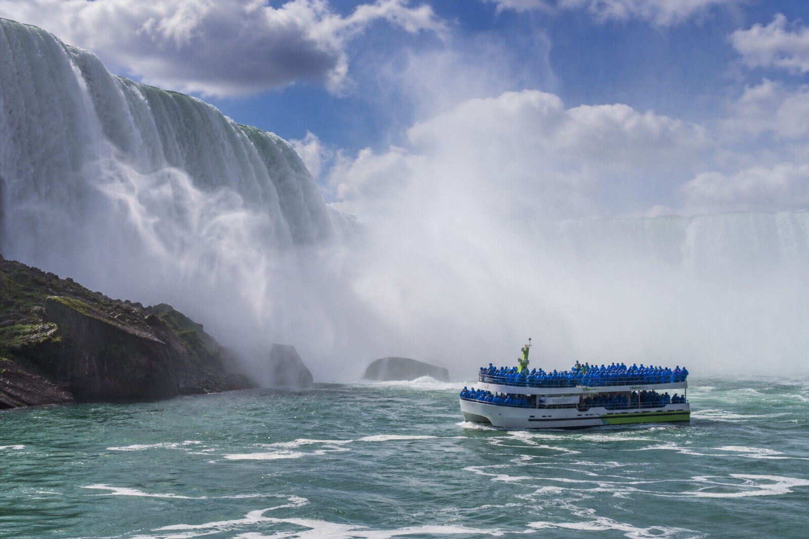 Maid of the Mist boat near Niagara Falls