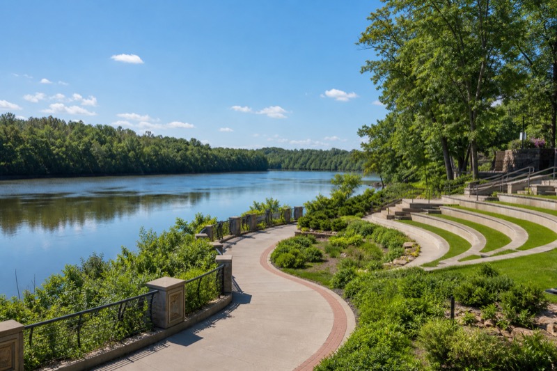 Tuscaloosa riverfront amphitheater and walking path