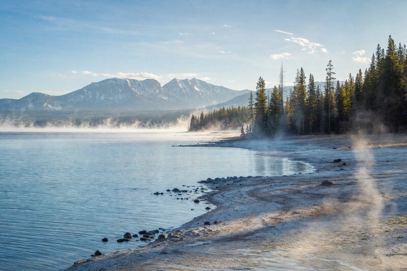 Lake Hotel is a destination dinner, not a cross-park detour.